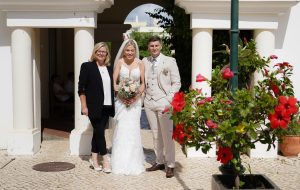 Photo of a heartfelt review for Kellie Hardie, The Algarve Celebrant, praising her for creating a personalised and memorable wedding ceremony.