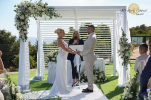 Photo of a heartfelt review for Kellie Hardie, The Algarve Celebrant, praising her for creating a personalised and memorable wedding ceremony.